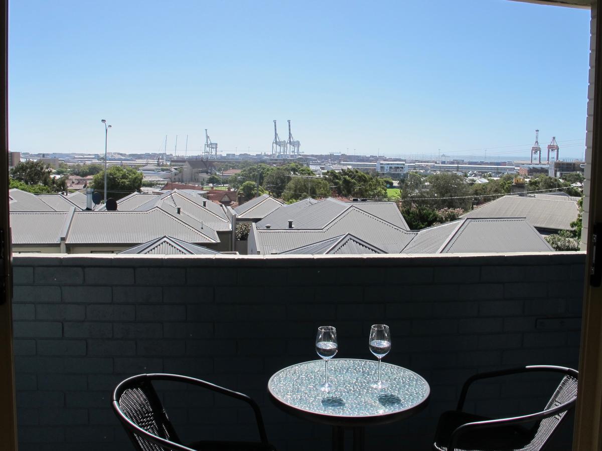 Studio 204 With Harbour, Ocean And Sunset Views From The Balcony Фриментъл Екстериор снимка